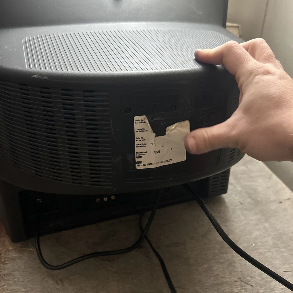 Panasonic CT-20G24A 20” Color Retro Gaming CRT TV Foto 4 de 4