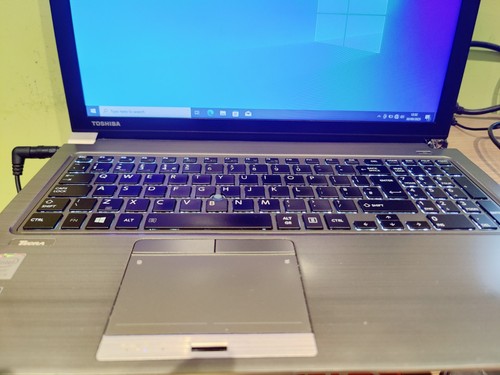 Toshiba Tecra Z50-a-18m i5 8 GB Ram 128 GB SSD Backlit Keyboard - Picture 2 of 13