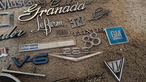 VINTAGE METAL CAR / TRUCK EMBLEM LOT FOR DISPLAY OEM FORD BUICK CHEVY DODGE MOPR - Picture 8 of 11