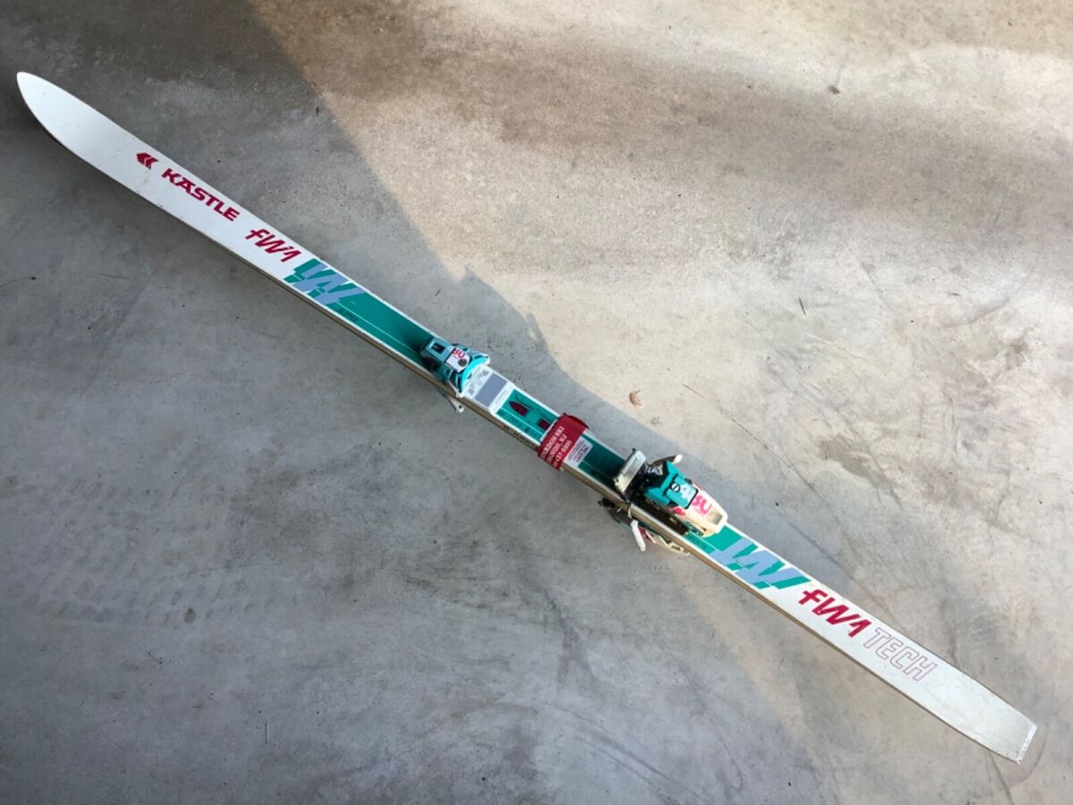 Kastle KW1 185cm - Pre-owned Skis - Tyrolia Bindings MADE IN Kastle KW1 185cm - Pre-owned Skis - Tyrolia Bindings MADE IN