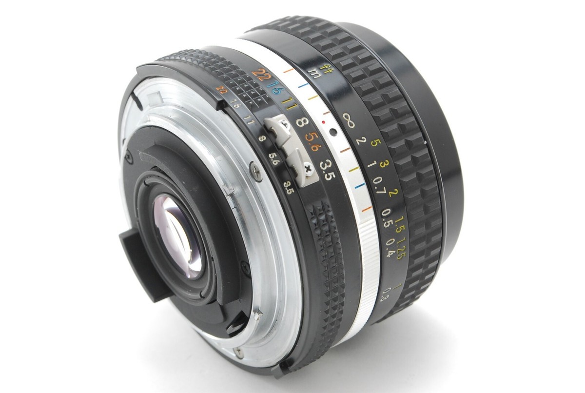 Mint] Nikon NIKKOR 20mm f/3.5 Ai-s MF Wide Angle Lens From Japan