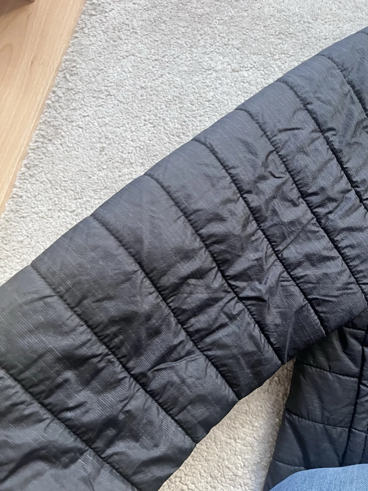 Abrigo chaqueta acolchada negra con cremallera completa Lacoste Sport para hombre - grande Foto 3 de 4