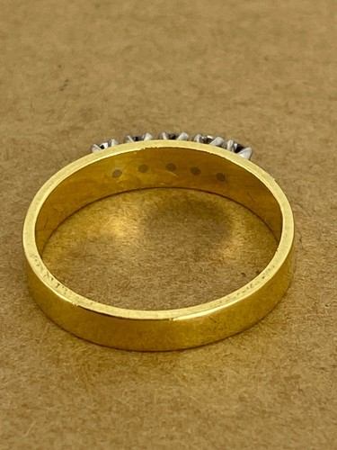 5-Stone Diamond (Claw Set) 4.5mm Thick Vintage Band in 18K Yellow Gold - 第 6/6 張圖片