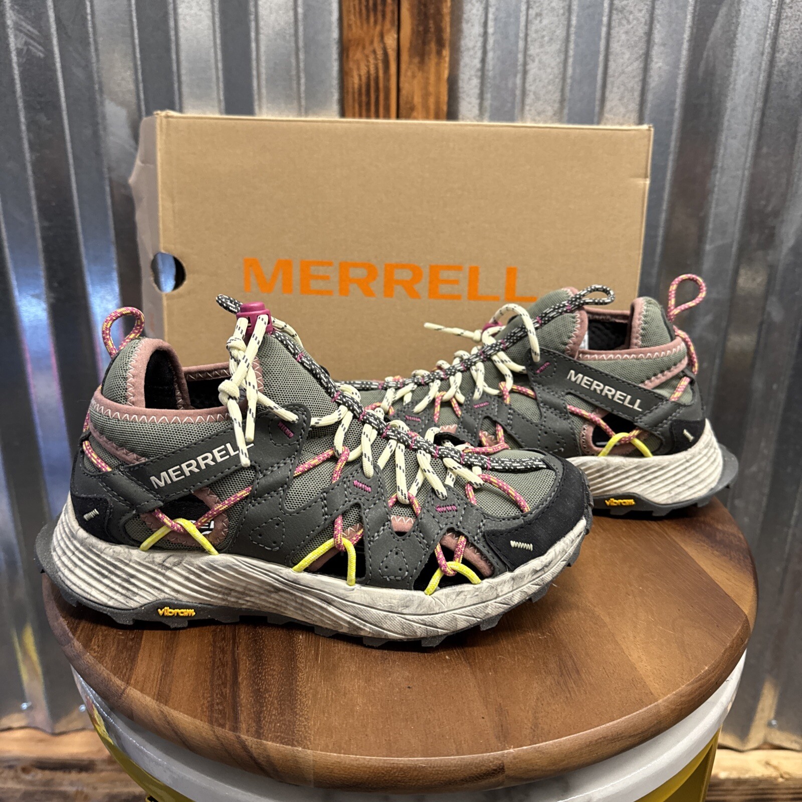 Scarpe da donna Merrell Moab Flight Sieve Lichen trail acqua J067120 taglia 7 nuove