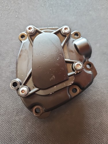 Carter Gauche Stator Pour Yamaha R1 2009-2014 – Neuf, Référence XF-2619, Couleur Noir, Garantie 3 Mois