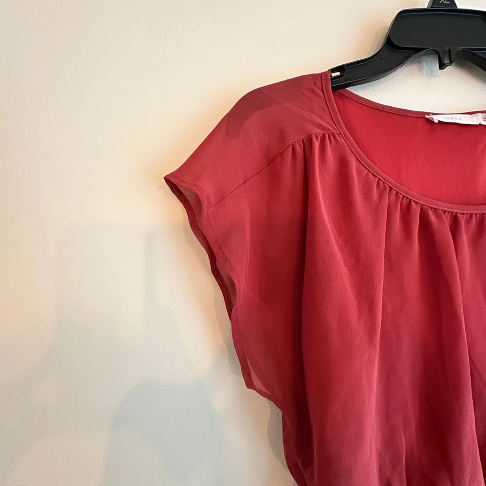 Vestido Lush Borgoña Talla Mediana Manga Acampanada Foto 2 de 4