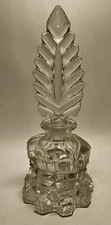 L. E. SMITH GLASS PERFUME BOTTLE WITH FEATHER GLASS STOPPER