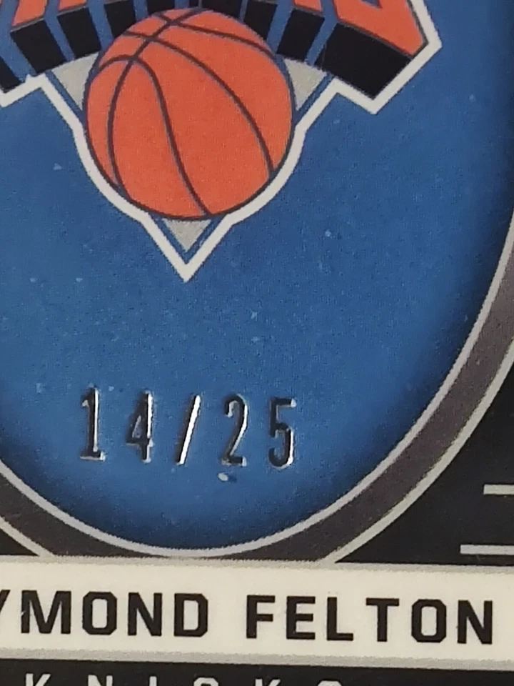 2021-22  Obsidian - Aurora Autographs Electric Etch Green Raymond Felton #14/25 - Image 3 of 3