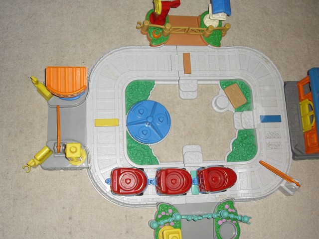little people fun sounds train
