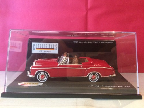 Location Peugeot 404 Cabriolet 4 Places à Bouliac 33270