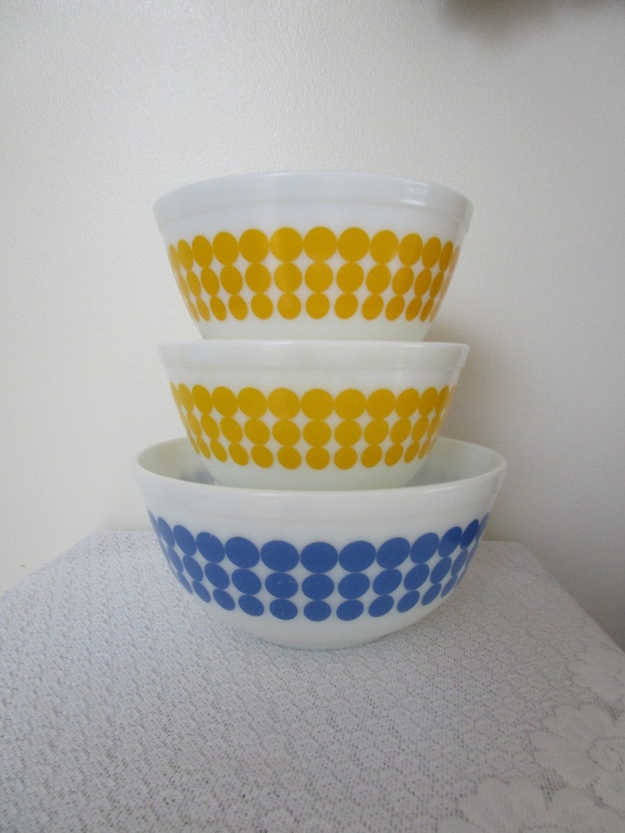 Vintage PYREX Polka Dot Mixing Bowls 3 Pieces 403 402 402 Blue