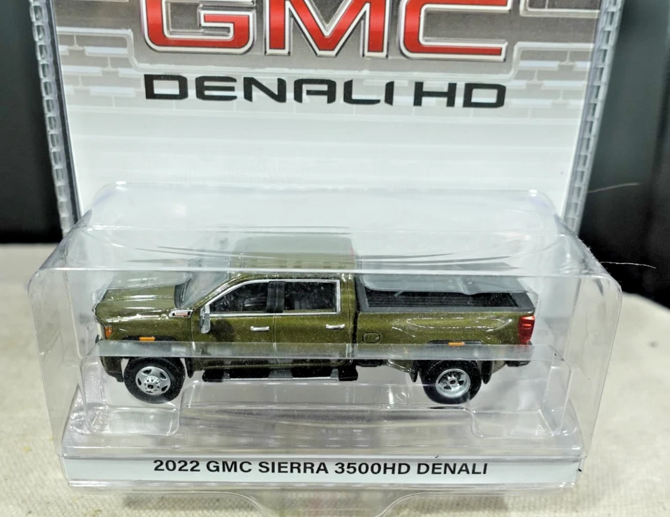 Greenlight 2022 GMC Sierra 3500HD Denali 1/64 - Image 2 of 2