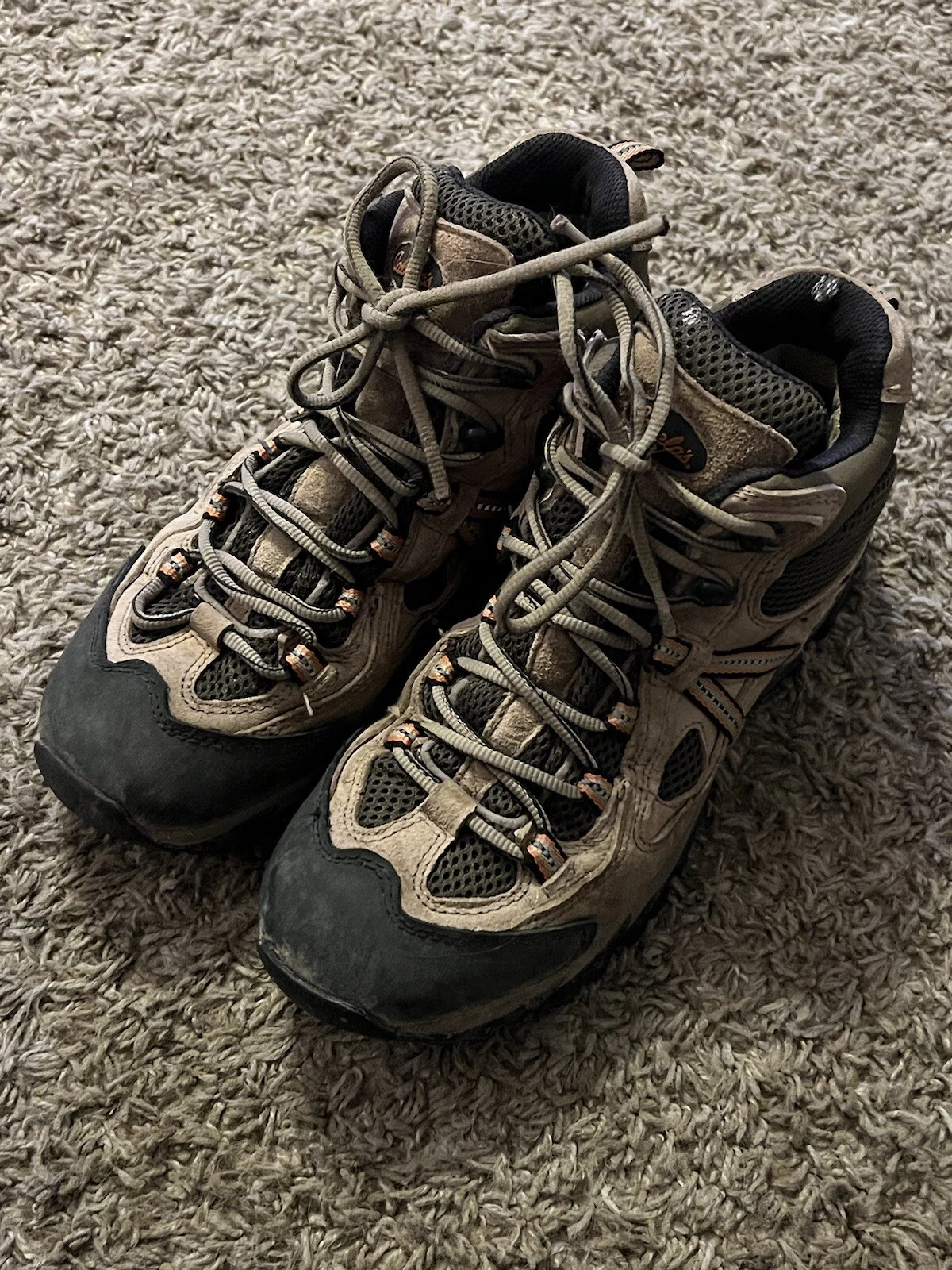 Cabela’s Men’s Leather Hiking Boots Sz 8 Good to very good condition!