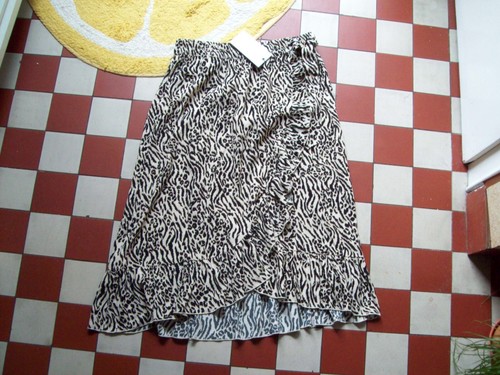 Cotton Club Rock/Wickelrock Gr. M, ca. 38/40 -creme/schwarz - Leo/Animal Optik