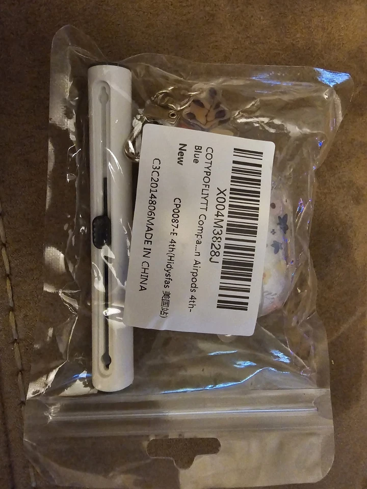 Compact Airpods Case 4th Generation - Image 3 of 4