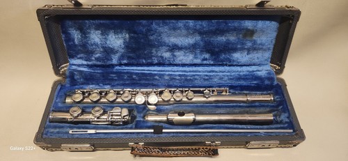 Vintage Closed Hole Flute With Hard Case Velvet Lined Elkhart, IN, USA