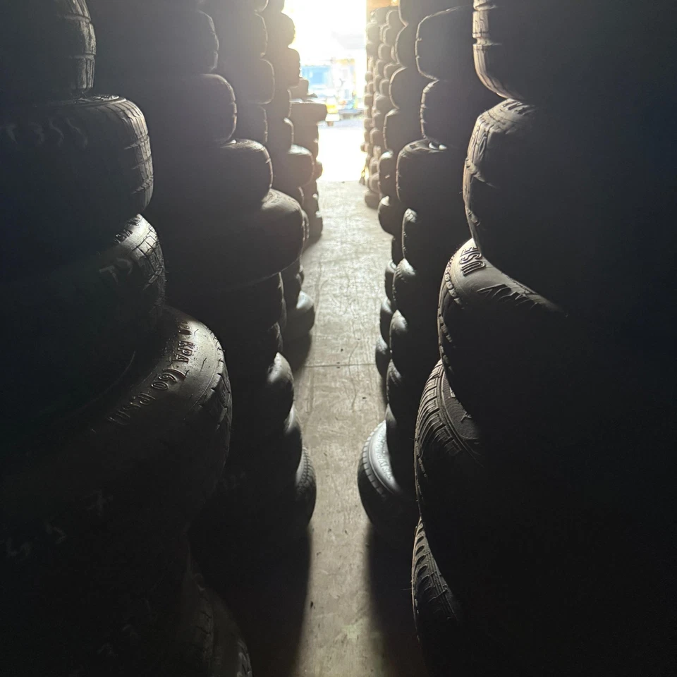 Neumático de repuesto T125/70D15 5x114,3 CB70 Ford Mustang Explorer Sonata Elantra Optima... Foto 2 de 2