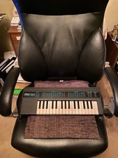 Yamaha Vintage PSS-130 Portasound Electronic keyboard, ideal for beginners.