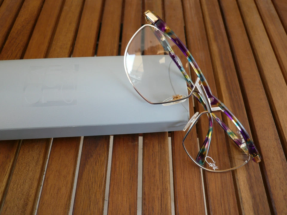 Cazal 252 - True Vintage años 90 - NUEVO - sin usar - Auténtico - Estuche original Foto 3 de 4