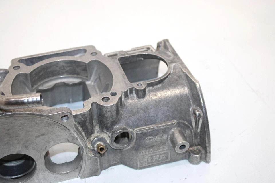 96 Ski-doo Formula Ss 670 OEM cárter superior medio 420887515 SSS Foto 3 de 4
