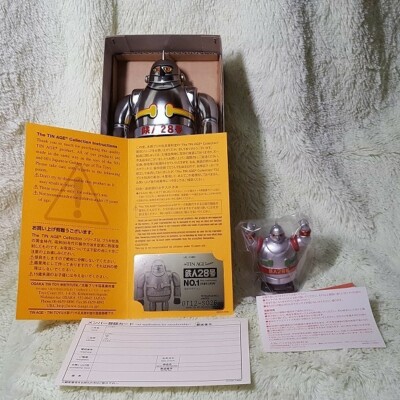 Tetsujin 28 NO1-10th Anniversary Model with Mini Toy Silver Osaka
