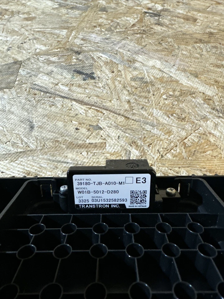 2022-23 HONDA CIVIC ROOF OVERHEAD CONSOLE DOME LIGHT LAMP SWITCH 39180-TJB-A010 - Image 3 of 3