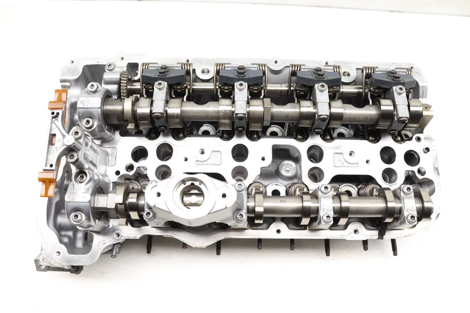 BMW 750LI XDRIVE F02 LCI 2013-2015 4,4 L - culata derecha del motor 4,4 L Foto 2 de 4