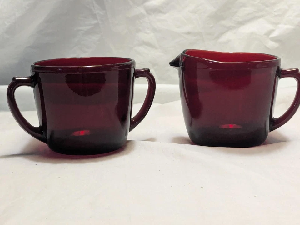 VINTAGE ANCHOR HOCKING ROYAL RUBY RED GLASS SUGAR BOWL  CREAMER SET Art Deco old - Image 4 of 4
