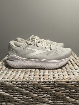 Brooks Ghost Max Running Shoes Sneakers White Women s Size 9 D Wide