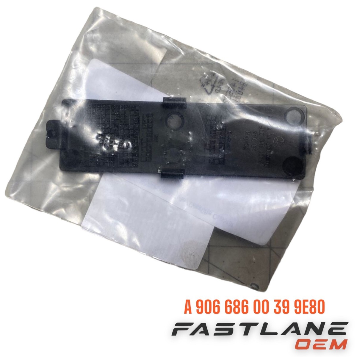 2010-2018 MERCEDES-BENZ SPRINTER 2500 RR RH PANEL COVER NEW