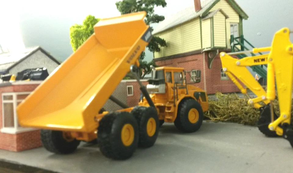 Volvo A40D Artic Dump Truck Cararama Oxford Motorart 1:87 HO/OO/00 Model 1:76 - Image 4 of 4