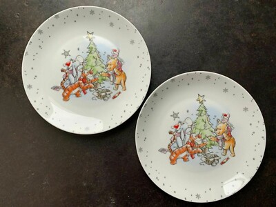 Disney Winnie the Pooh and Friends Holiday Christmas Dinner Plates