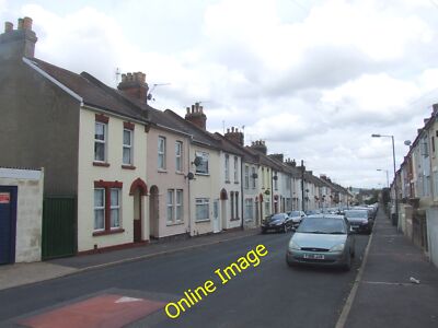 Photo 12x8 Glencoe Road, Chatham Chatham/TQ7665  c2014