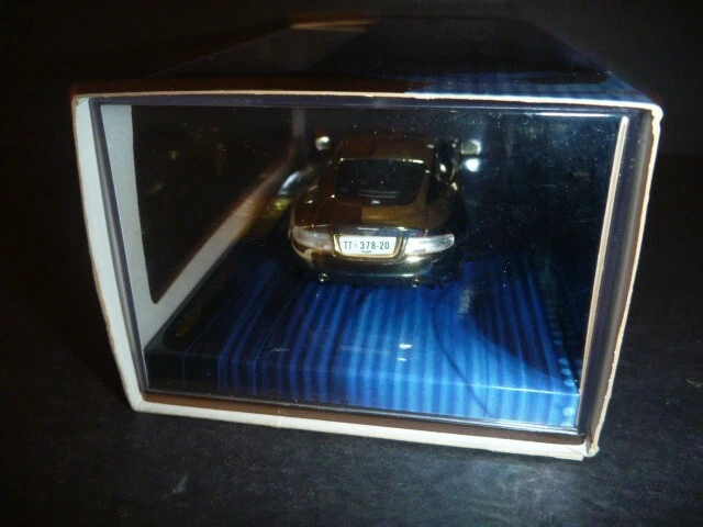 Aston Martin DBS Minichamps Джеймс Бонд позолота 436 137621 1:43 - Изображение 4 из 4