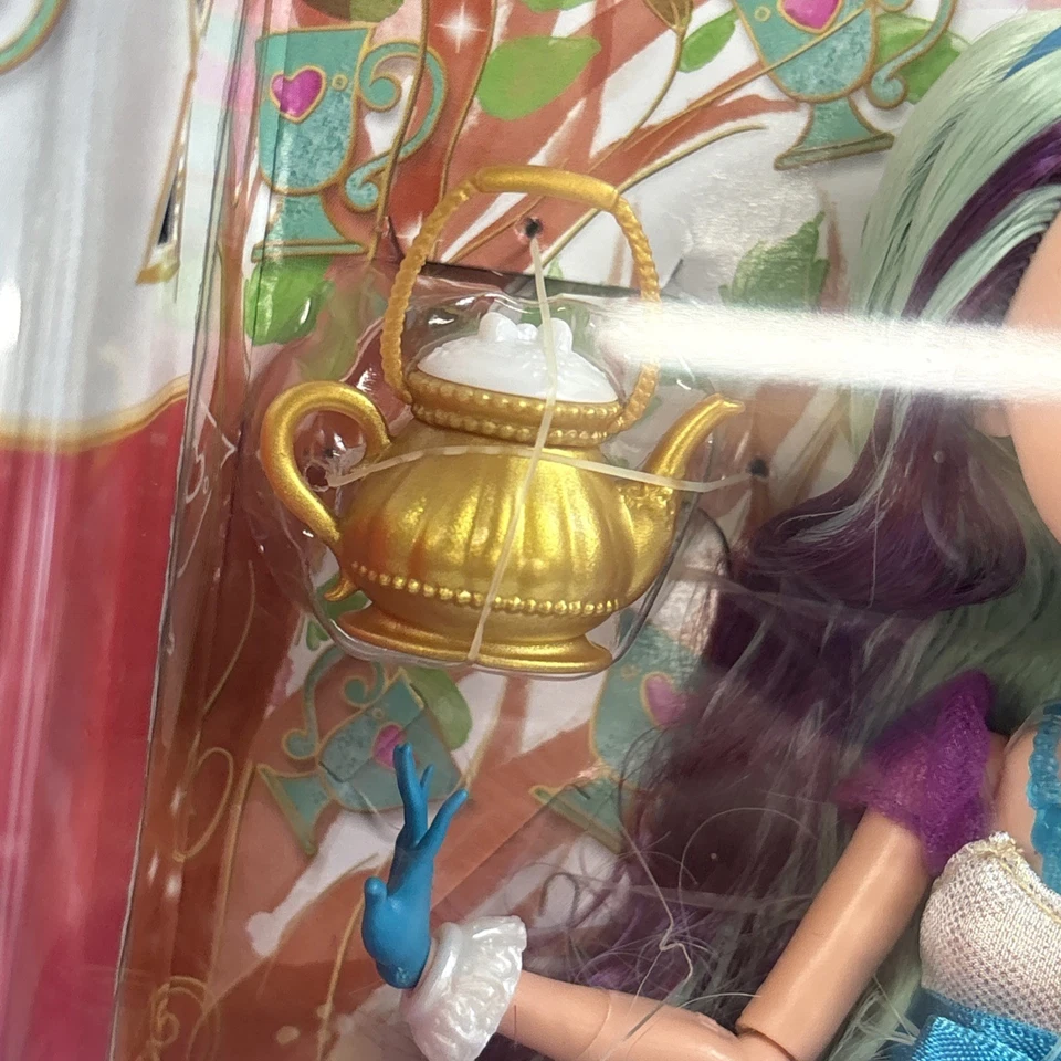 Muñeca Ever After High Madeline Hatter 2015 exclusiva de Mattel Netflix nueva en caja Foto 3 de 4