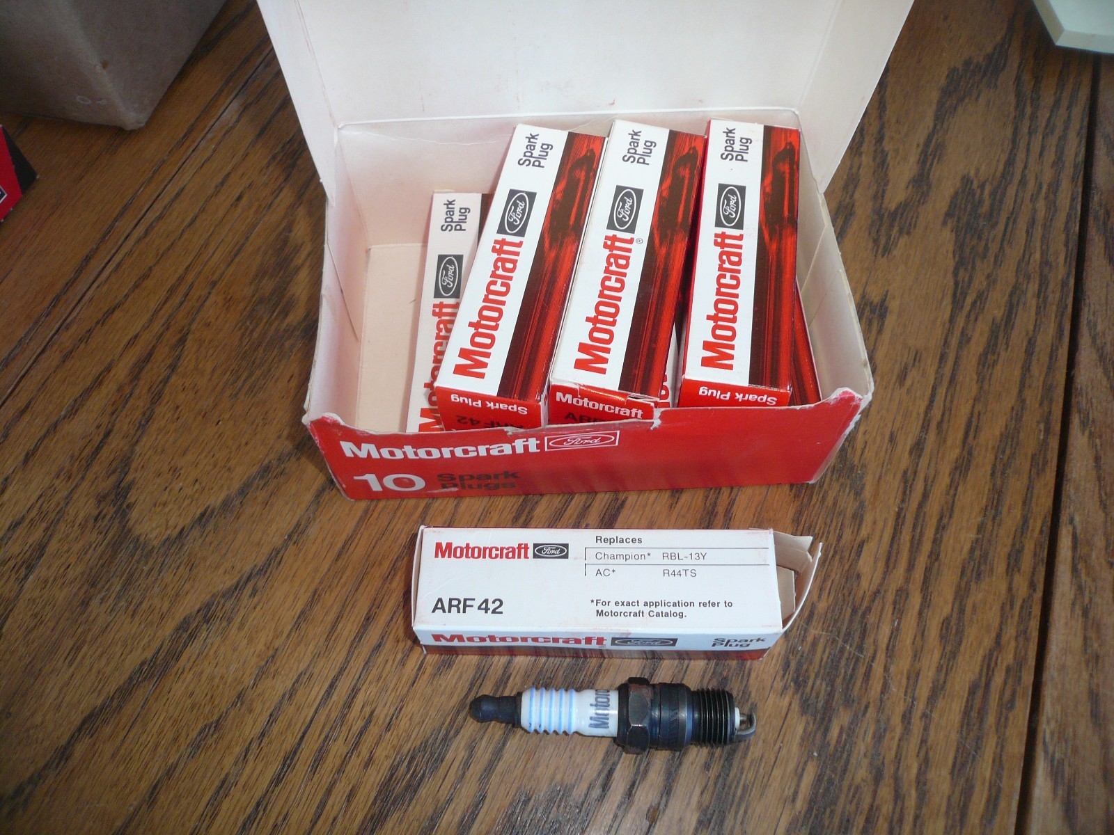 Lot Of 5 OEM Motorcraft/Autolite ARF42 Spark Plugs Fits 1960-70 Classic Fords