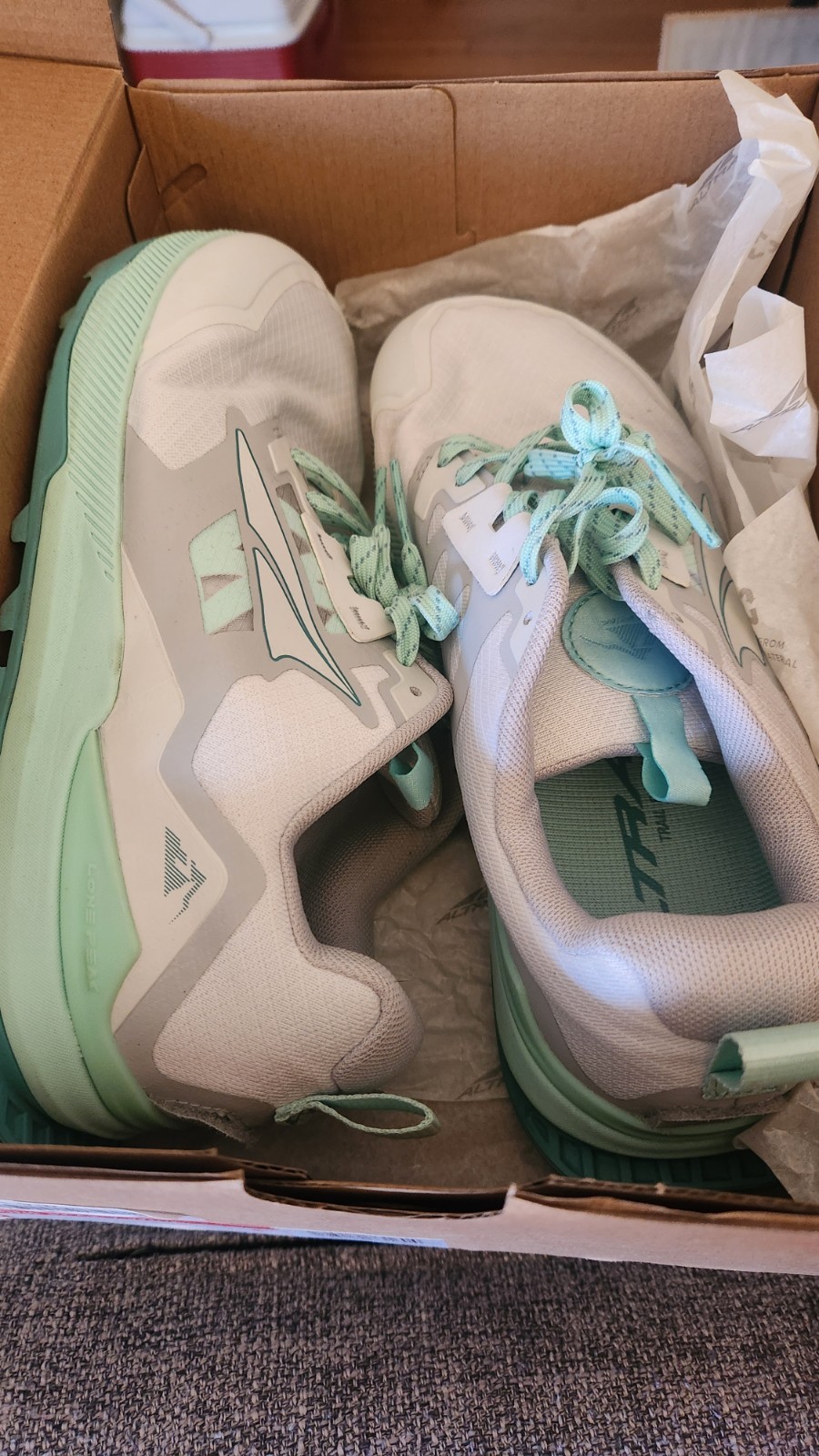 Altra Lone Peak 7 Women's Trail Running Shoes Size 9W, White/Gray/Green