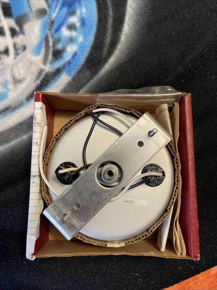 AutoMeter Pro-Comp Ultra-Lite Speedometer &  2 Tachometers 5" Shift Lite Silver - Image 3 of 4