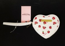NEW JUICY COUTURE WHITE,PINK ROSE PVC,GOLD ZIP,HEART SHAPED CLUTCH WRISTLET
