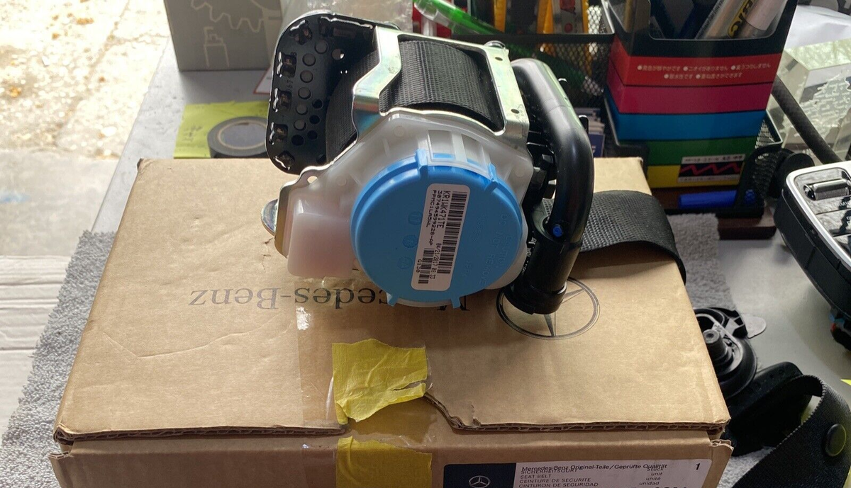 Mercedes-Benz CLA C117 Front Right Seat Belt A1768602285 2018