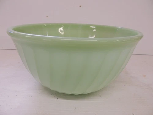 1950’s Anchor Hocking Fire King Green Jadeite Swirl 9-Inch Mixing Bowl