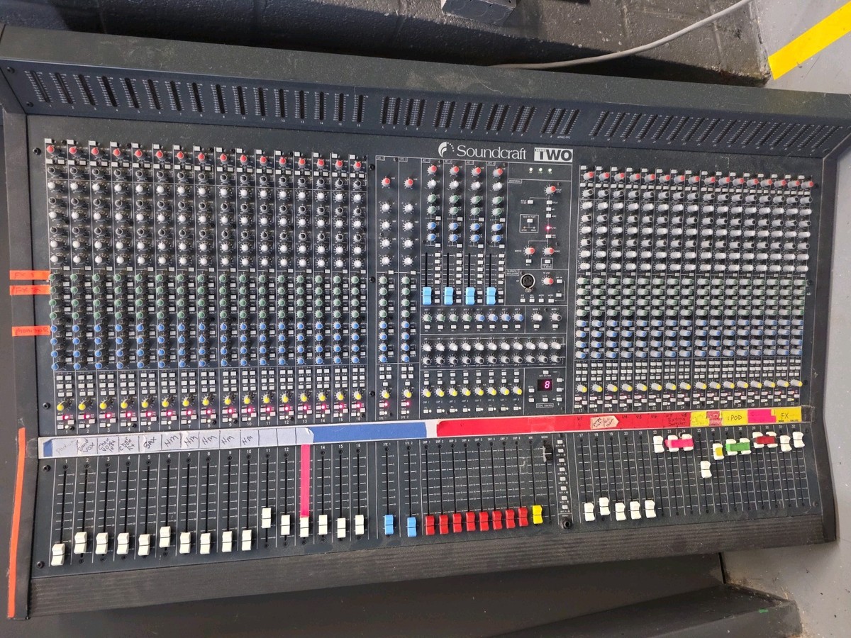 ボブディラン　SOUNDBOARD COLLECTION (10CD＋1DVD) Soundcraft Series TWO 40 Channel 8 Bus soundboard plus power