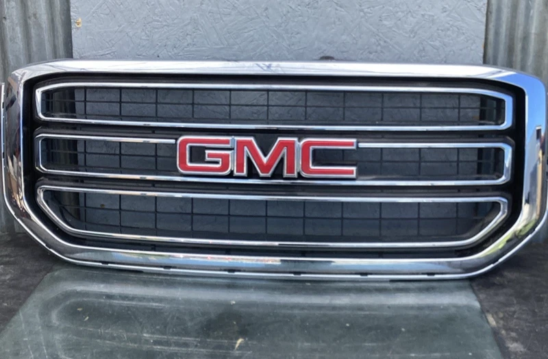 2015-2020 GMC YUKON GRILLE ASSEMBLY OEM FRONT CENTER GRILL 84722258