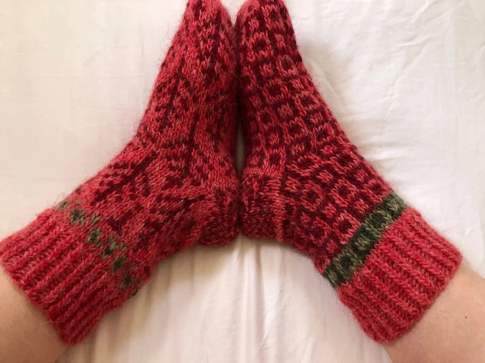 Calcetines de media pantorrilla para mujer talla US 8-9 100 % lana islandesa rosa rojo tejido a mano Foto 2 de 4