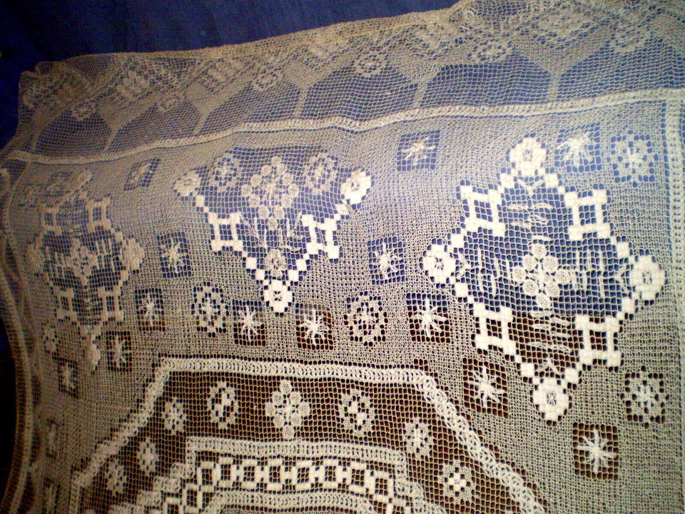 Colcha de encaje de filete única tejida a mano vintage color capuchino 102 pulgadas x 70 Foto 4 de 4