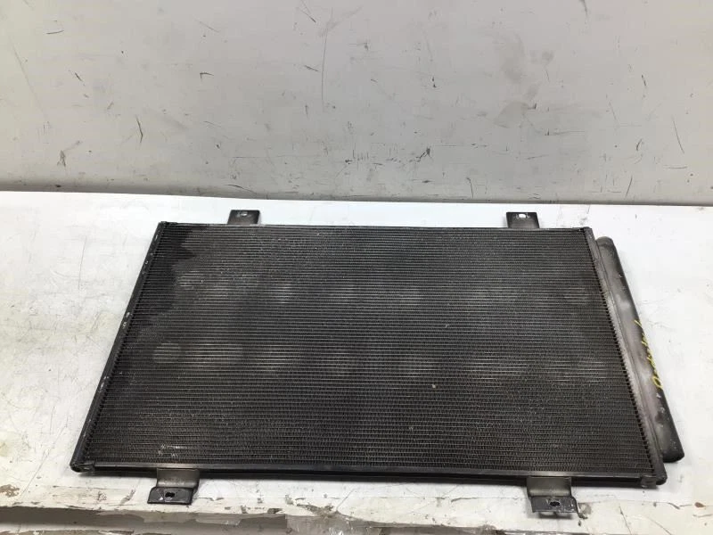 Toyota Highlander 2008 2010 3,3 L híbrido aire acondicionado condensador de fábrica Foto 3 de 4