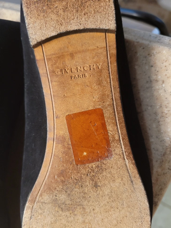Auténticos zapatos planos de ballet Givenchy talla 38 gamuza negra con ribete dorado Foto 4 de 4