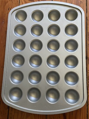 Pampered Chef Pan For Donut Holes, Cake Pops, Mini Muffins Turquoise Bottom