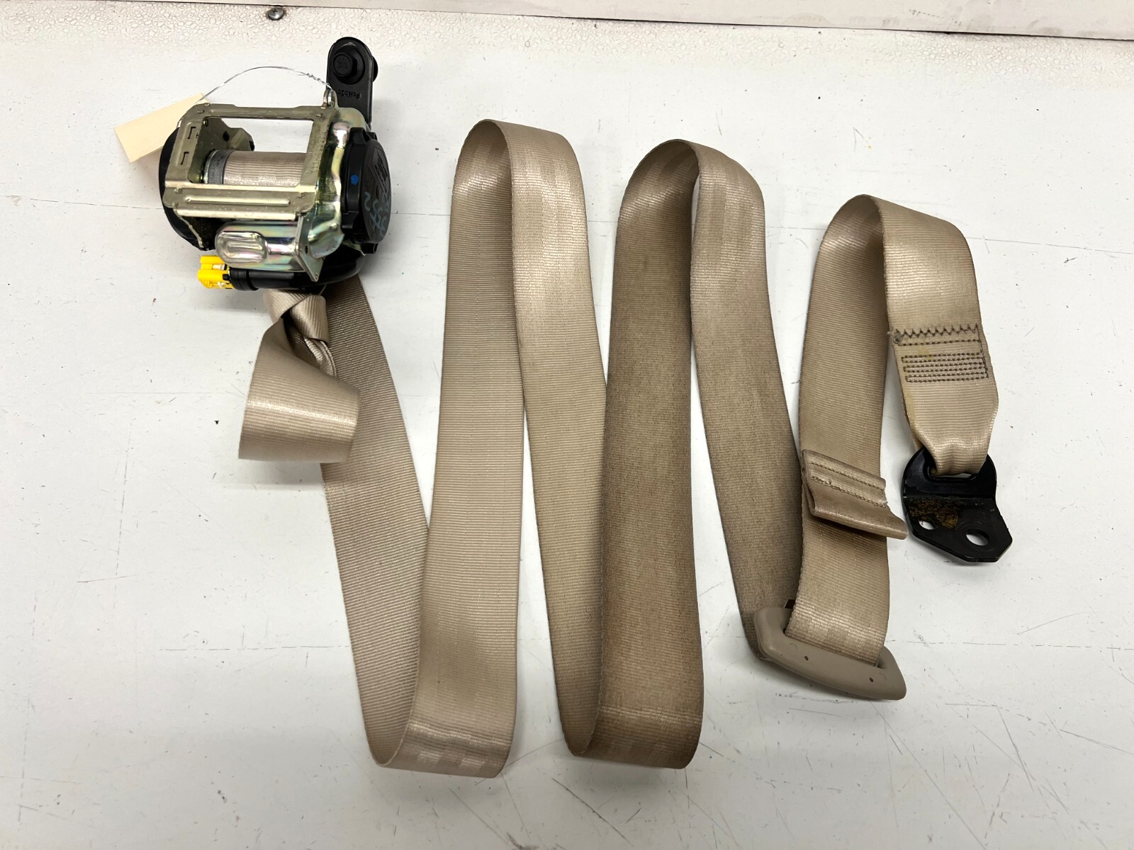 20-25 Lincoln Corsar Driver Side Rear Left Seat Belt Retractor OEM LOT3552