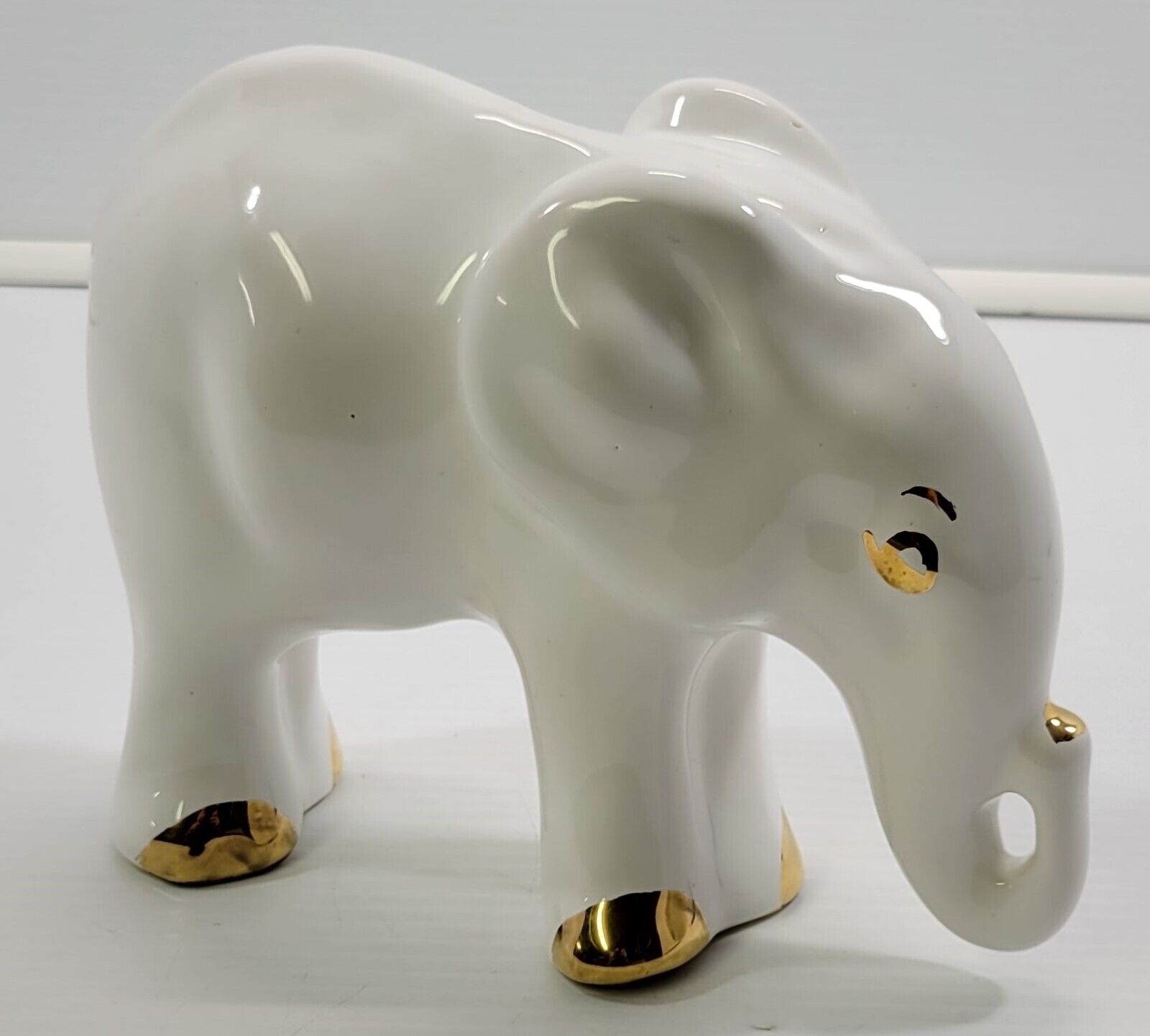 AP) White Gold Tone Glossy Porcelain Elephant Figurine Statue Decor 8